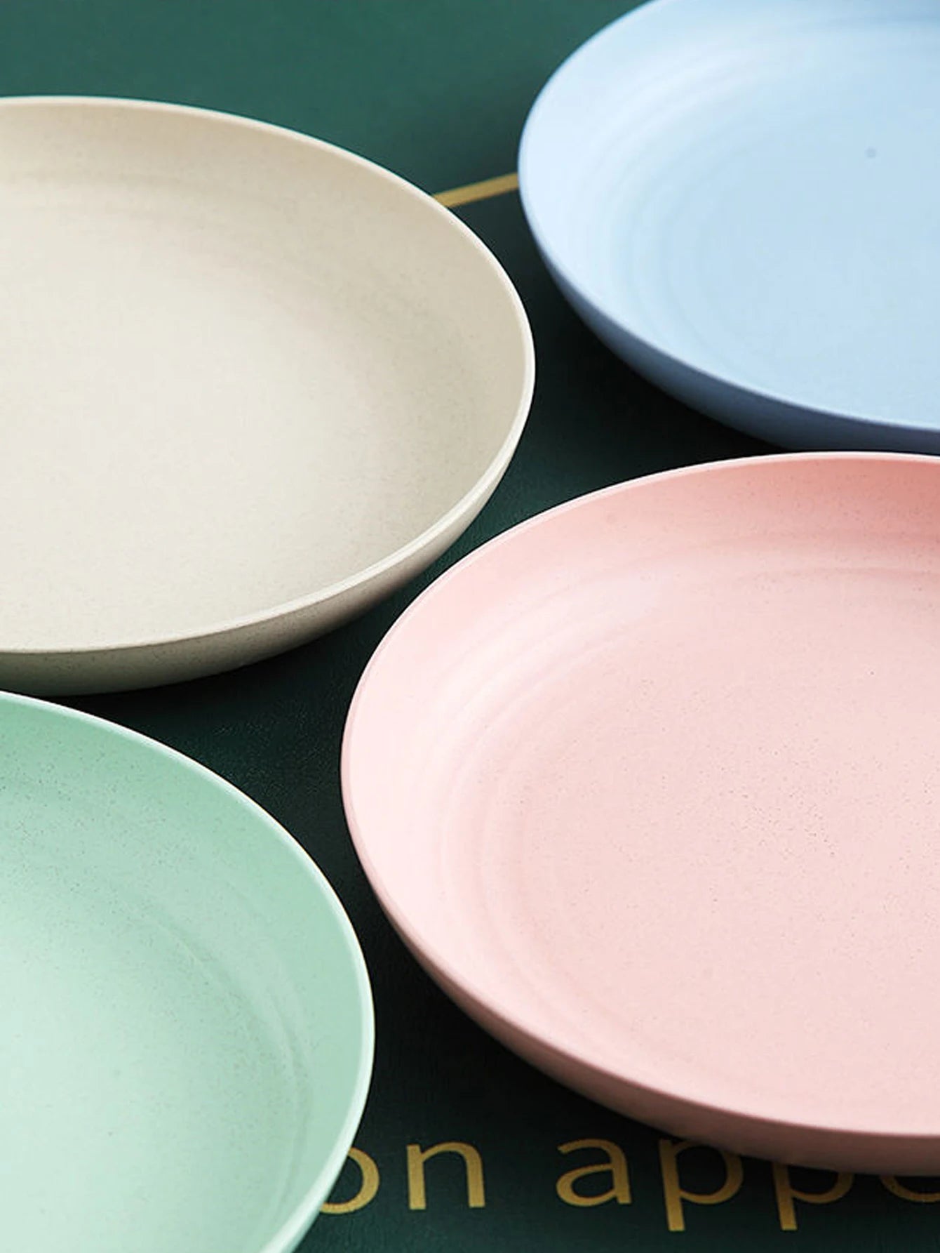 Lightweight Wheat Straw Plates